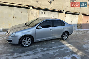 Седан Volkswagen Jetta 2006 в Києві