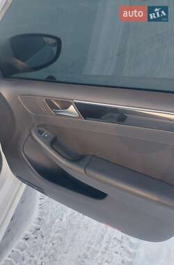 Седан Volkswagen Jetta 2016 в Прилуках