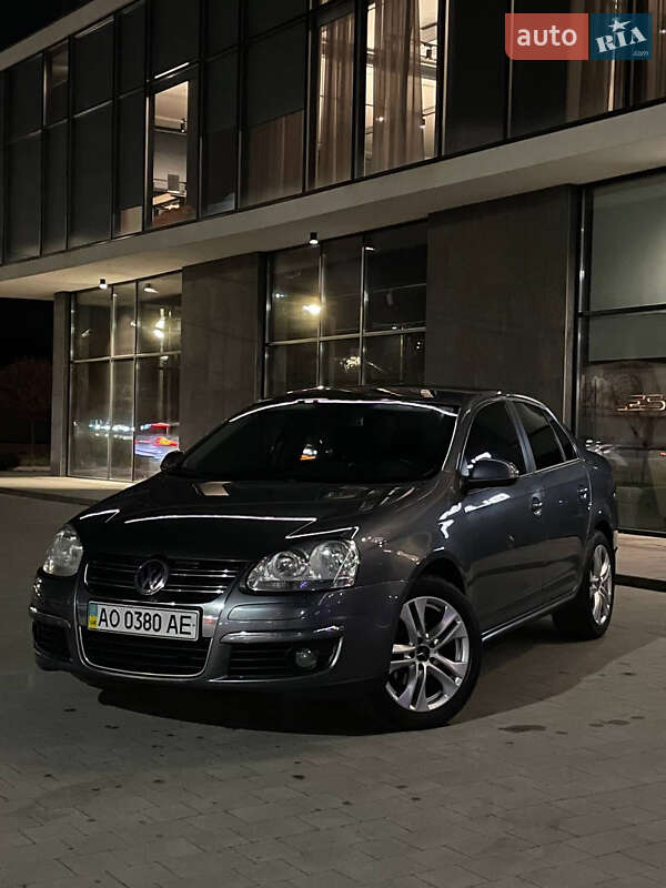 Седан Volkswagen Jetta 2006 в Тячеве