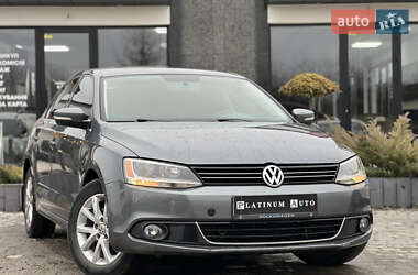 Седан Volkswagen Jetta 2013 в Ужгороде