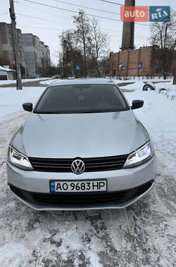 Седан Volkswagen Jetta 2013 в Києві