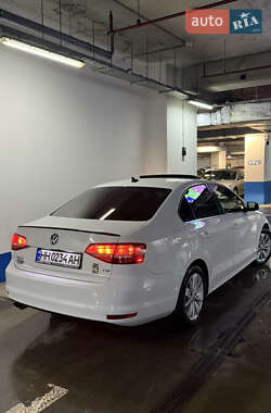 Седан Volkswagen Jetta 2015 в Одесі