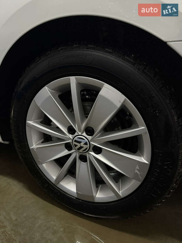 Седан Volkswagen Jetta 2015 в Одессе