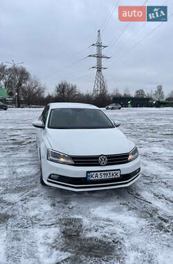 Седан Volkswagen Jetta 2016 в Киеве