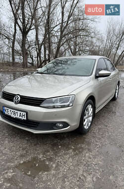 Седан Volkswagen Jetta 2014 в Дніпрі