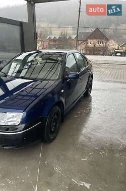 Седан Volkswagen Jetta 2001 в Воловце
