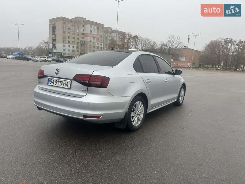 Седан Volkswagen Jetta 2016 в Кропивницком