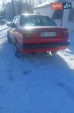 Седан Volkswagen Jetta 1989 в Дубровице