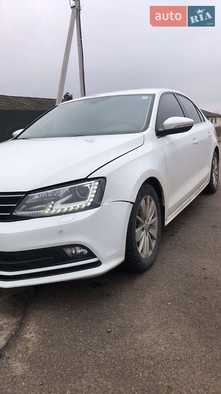 Седан Volkswagen Jetta 2015 в Мукачевому