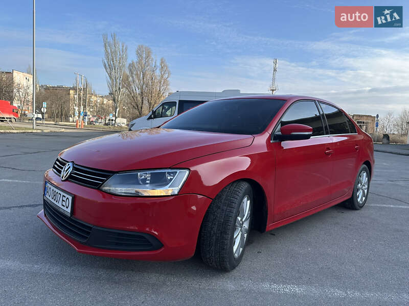 Седан Volkswagen Jetta 2014 в Запорожье