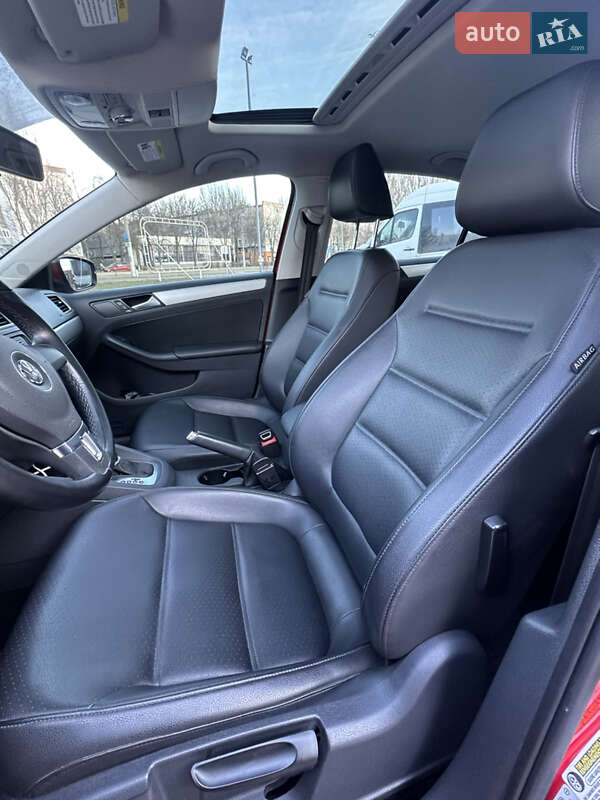 Седан Volkswagen Jetta 2014 в Запорожье