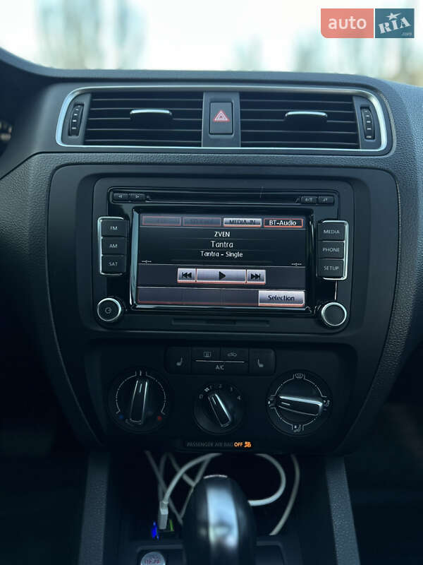 Седан Volkswagen Jetta 2014 в Запорожье