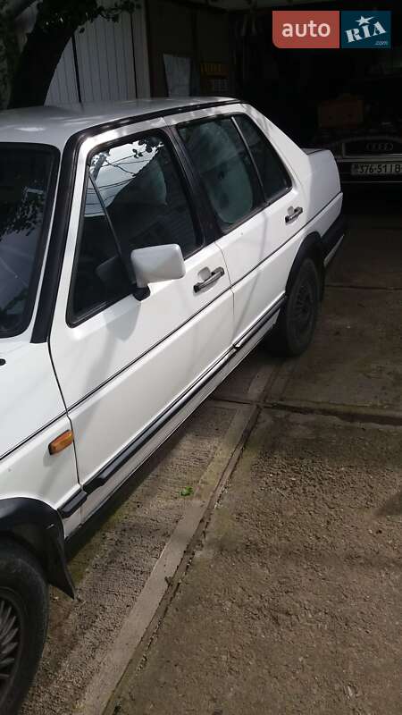 Седан Volkswagen Jetta 1987 в Надворной