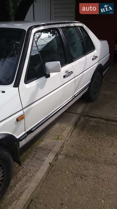 Седан Volkswagen Jetta 1987 в Надворной
