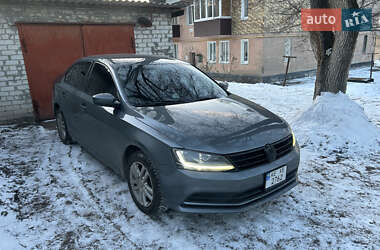 Седан Volkswagen Jetta 2016 в Днепре