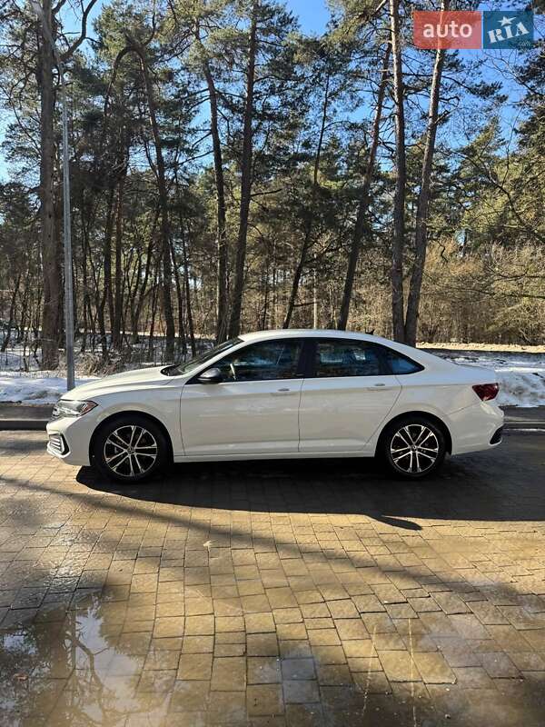 Седан Volkswagen Jetta 2023 в Львове