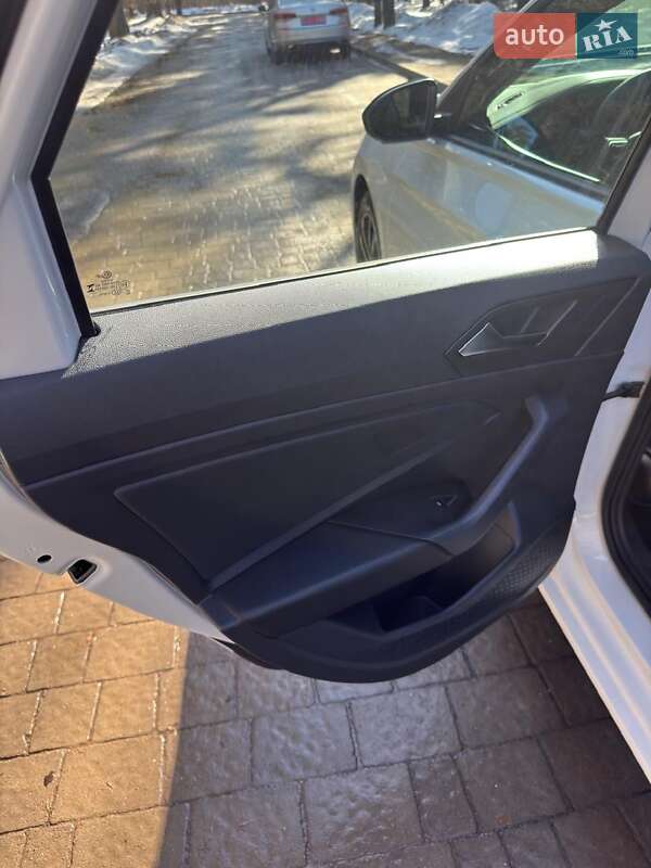 Седан Volkswagen Jetta 2023 в Львове