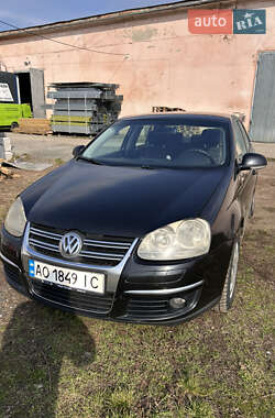 Седан Volkswagen Jetta 2006 в Ужгороді
