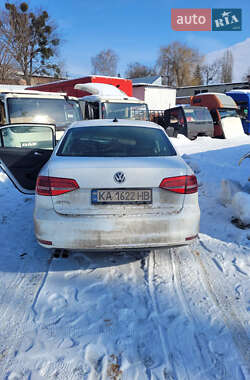 Седан Volkswagen Jetta 2015 в Чернівцях