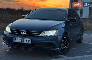 Седан Volkswagen Jetta 2015 в Львове