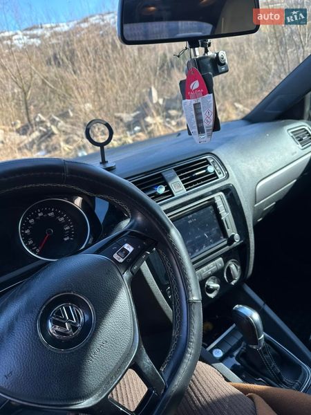 Седан Volkswagen Jetta 2015 в Рахове