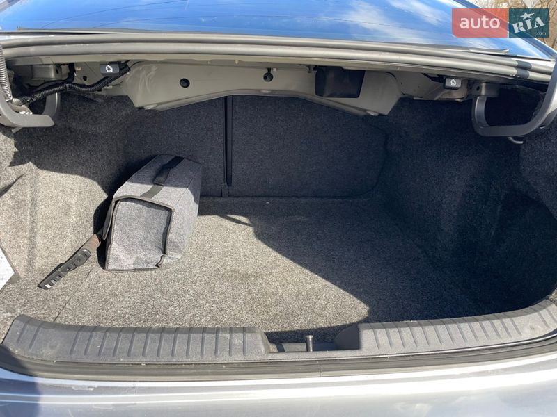 Седан Volkswagen Jetta 2019 в Львове