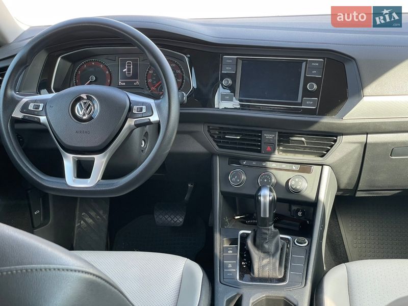 Седан Volkswagen Jetta 2019 в Львове