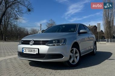 Седан Volkswagen Jetta 2011 в Черновцах