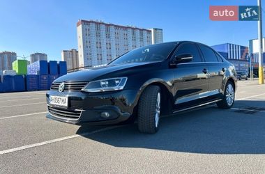 Седан Volkswagen Jetta 2013 в Києві