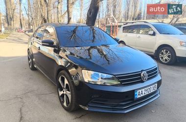 Седан Volkswagen Jetta 2015 в Києві