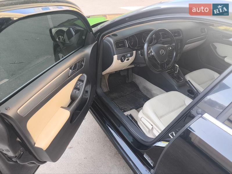 Седан Volkswagen Jetta 2015 в Киеве
