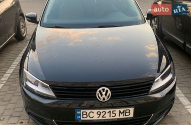 Седан Volkswagen Jetta 2013 в Львові