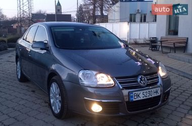 Седан Volkswagen Jetta 2005 в Ровно