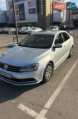 Седан Volkswagen Jetta 2015 в Киеве