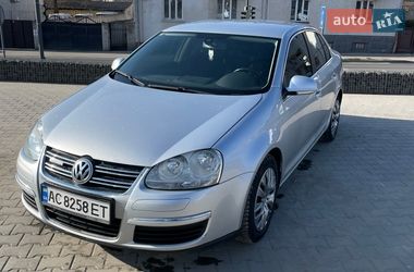 Седан Volkswagen Jetta 2008 в Львове