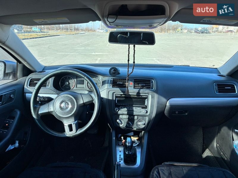 Седан Volkswagen Jetta 2013 в Ирпене