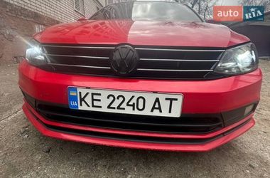 Седан Volkswagen Jetta 2015 в Дніпрі