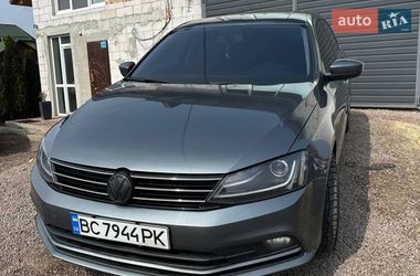 Седан Volkswagen Jetta 2016 в Львові