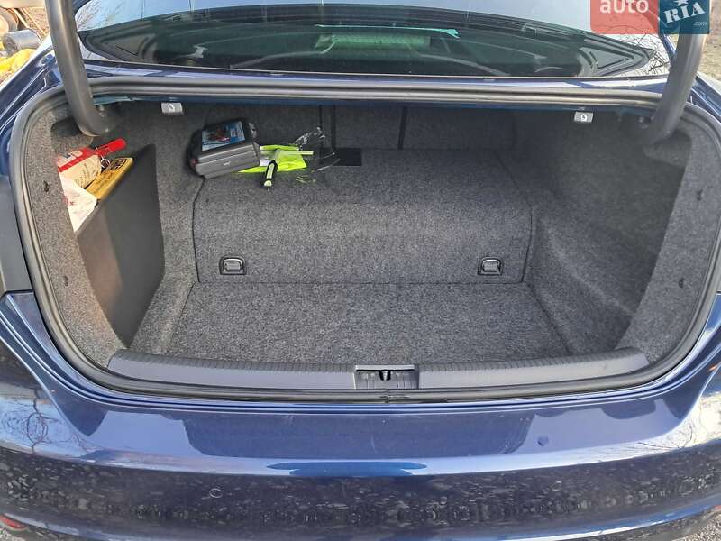 Седан Volkswagen Jetta 2013 в Полтаве