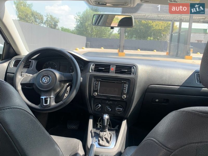 Седан Volkswagen Jetta 2010 в Шептицькому
