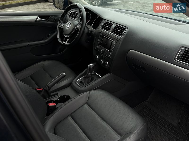 Седан Volkswagen Jetta 2014 в Ивано-Франковске