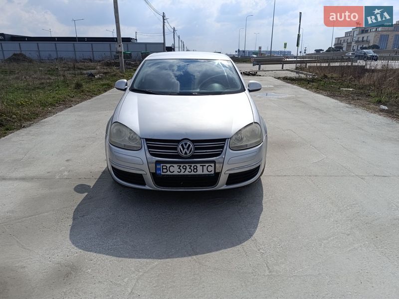 Седан Volkswagen Jetta 2005 в Львове