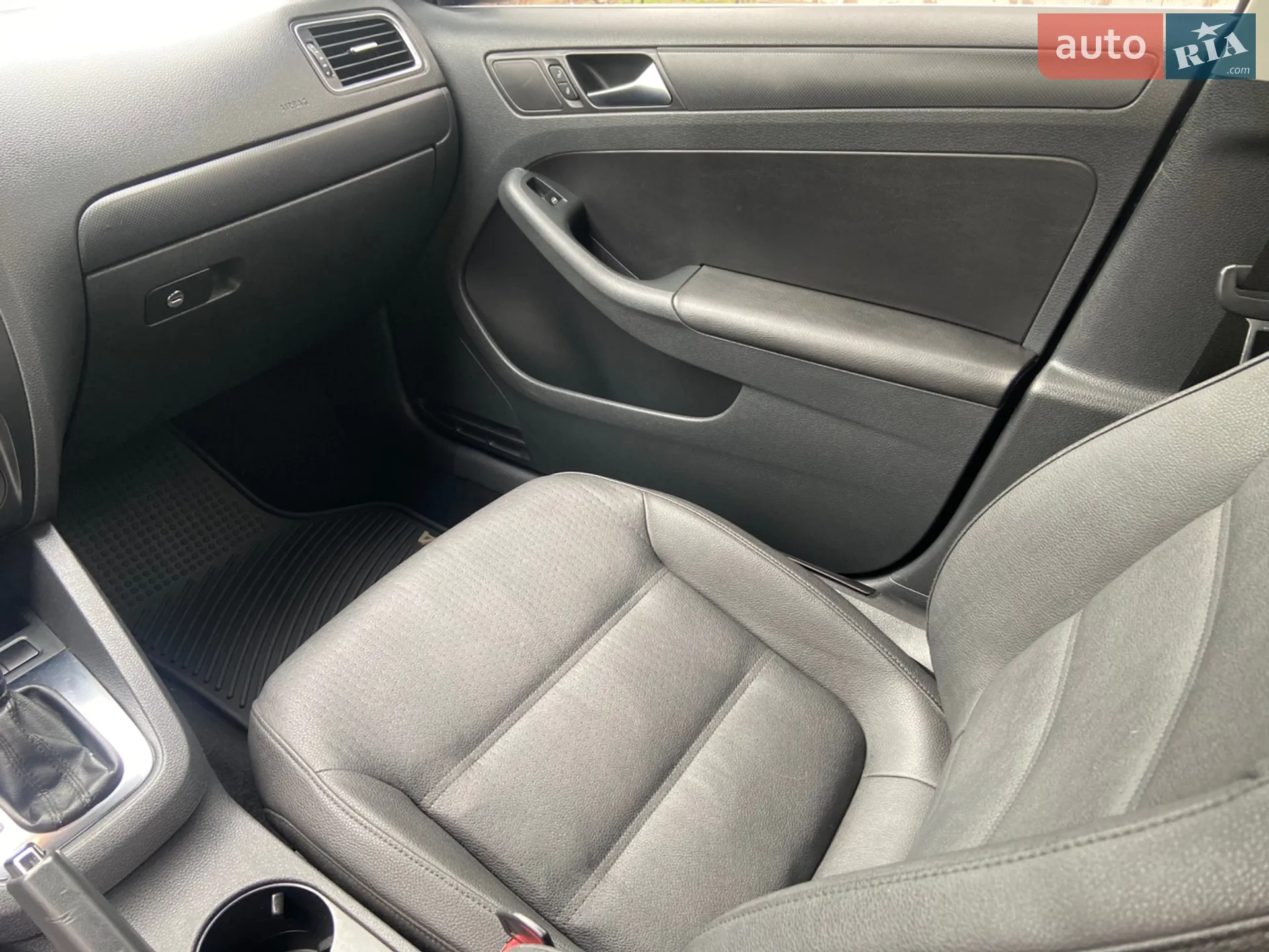 2011 Volkswagen Jetta - мініатюра 25