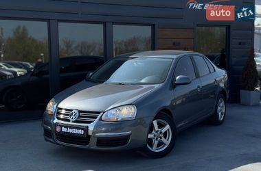 Седан Volkswagen Jetta 2008 в Рівному