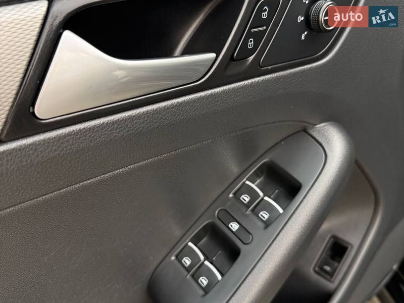 Седан Volkswagen Jetta 2015 в Чернигове