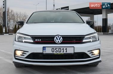 Седан Volkswagen Jetta 2015 в Звягелі