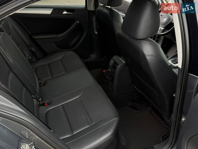 Седан Volkswagen Jetta 2013 в Киеве