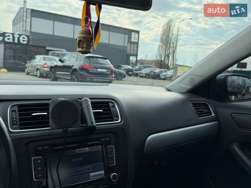 Седан Volkswagen Jetta 2013 в Киеве