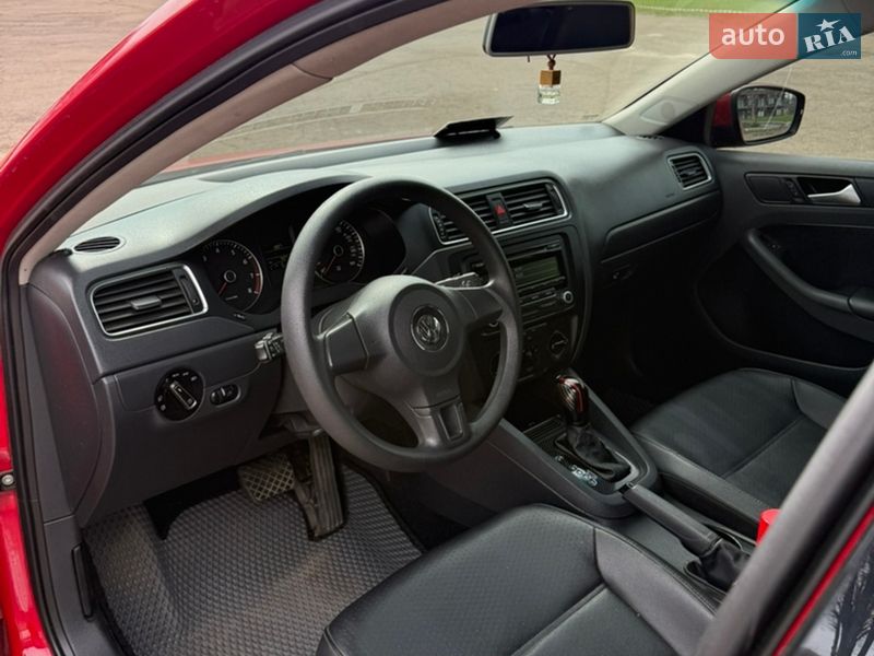 Седан Volkswagen Jetta 2013 в Сумах