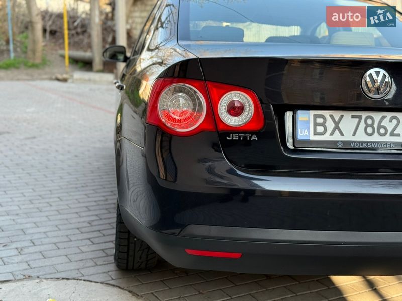Седан Volkswagen Jetta 2005 в Могилев-Подольске